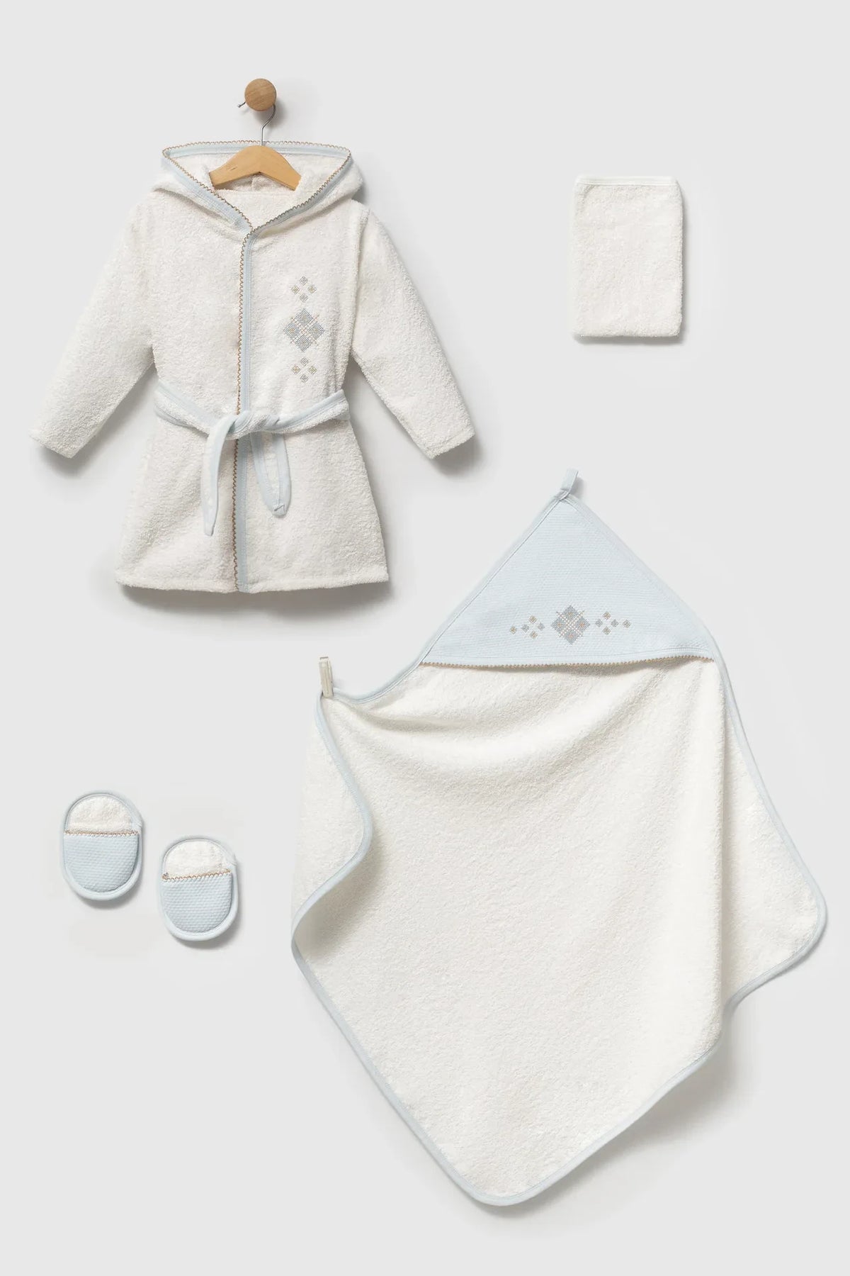Coffret bain bébé losanges blanc et bleu ciel