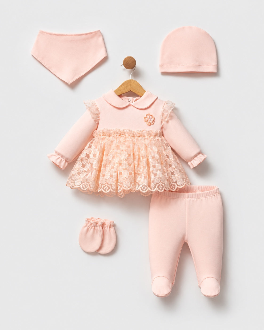 Ensemble naissance Bebelinna rose avec robe en dentelle