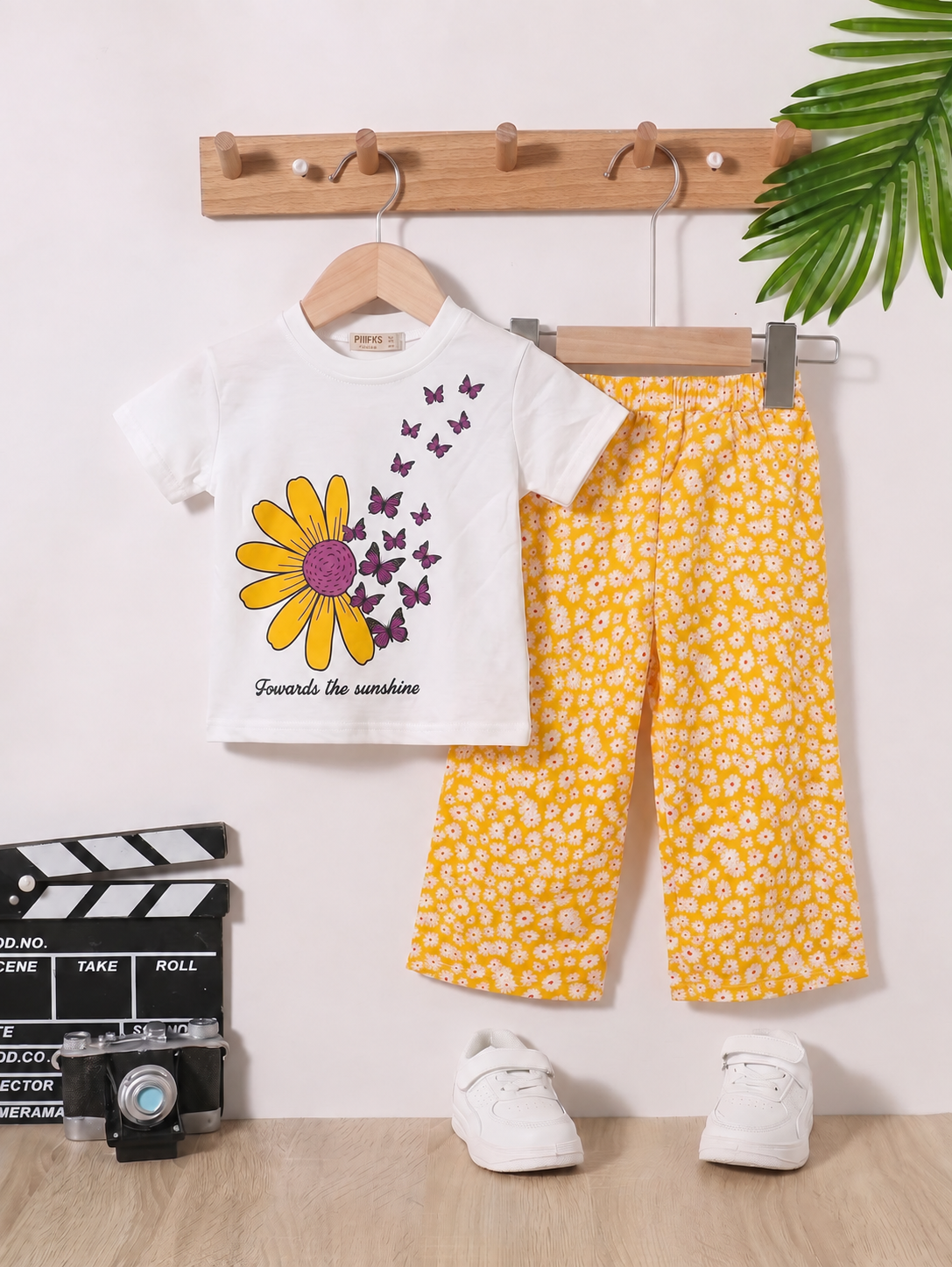 Ensemble fille tee-shirt blanc fleuri et pantalon jaune