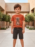 Ensemble garçon avec tee-shirt terracotta et short noir